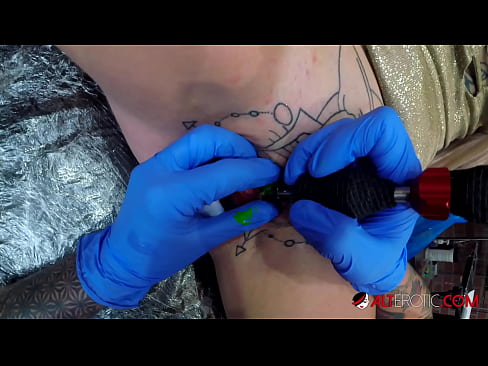 ❤️ Äärimmäisen tatuoitu hottie Sully Savage sai tatuoinnin klitorikseen ️ Anaalivideo at us fi.raceporn.ru ❌❤
